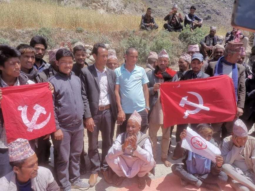 ५२ घर परिवार काङ्ग्रेस परित्याग गरी माओवादीमा प्रवेश
