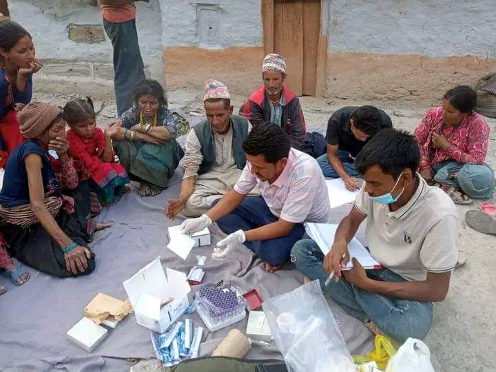 हिमालिमा गाउपालिकामा मलेरिया रोग पत्ता लगाउन आर.डि.टी. र पि.सि.आर. परिक्षणका लागि रगत संकलन
