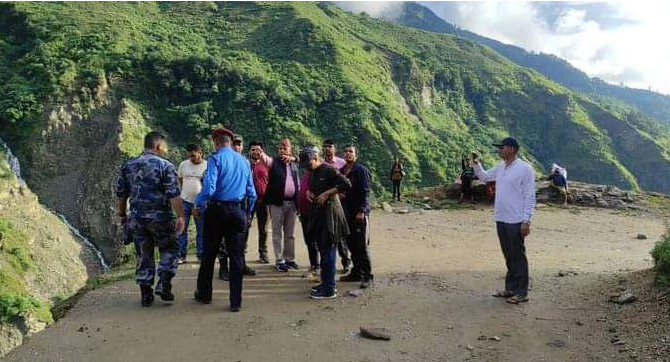 साफे मार्तडी सडक सञ्चालन गर्न प्रमुख जिल्ला अधिकारीको निर्देशन