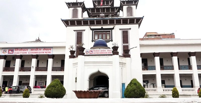 बाजुराको मतगणना  वा पुन: मतदान गर्ने भन्ने  विषयमा निर्वाचन आयूक्तहरुको राए बाजियो