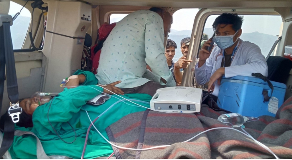 बैतडीमा १ सुत्केरी महिलाको हवाई उद्धार