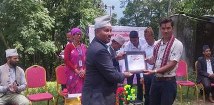 बुढीगंगा नगरपालिका वार्षिक प्रगति विवरण सार्वजनिक तथा समिक्षा : पत्रकार सिंह सम्मानित