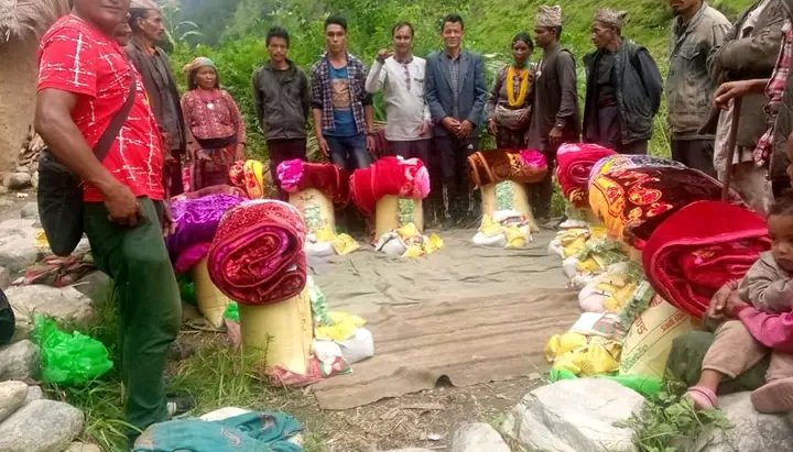 हिमाली- ३ का बाढी पहिरो पीडितलाई राहत वितरण