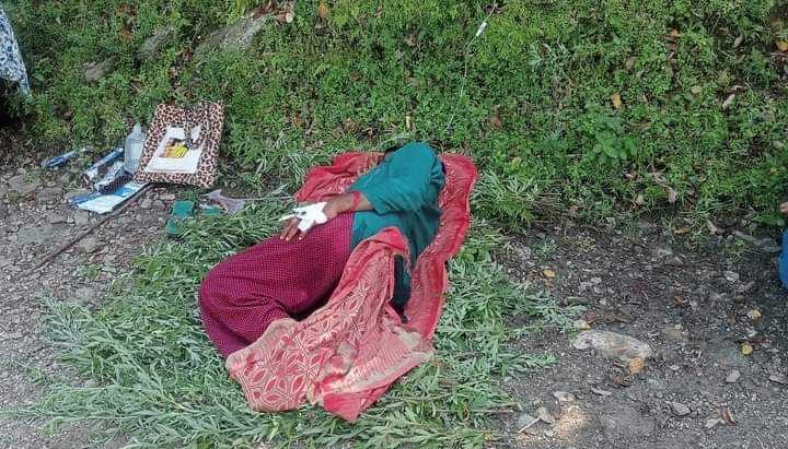 उज्जली सुनारले बाटोमै जन्माईन बच्चा