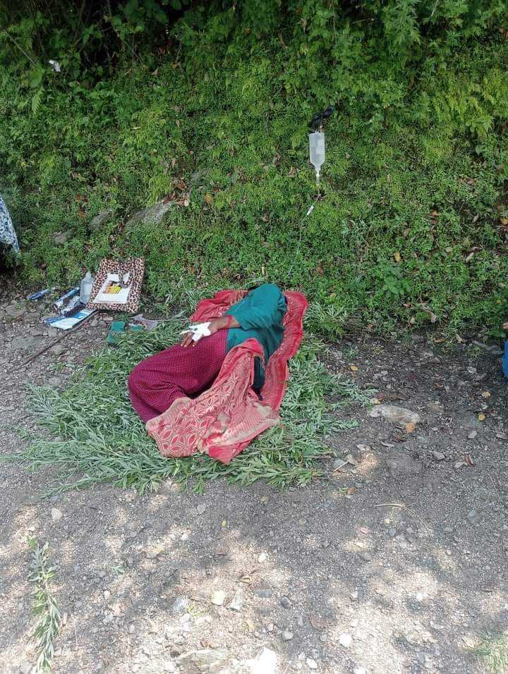 उज्जली सुनारले बाटोमै जन्माईन बच्चा