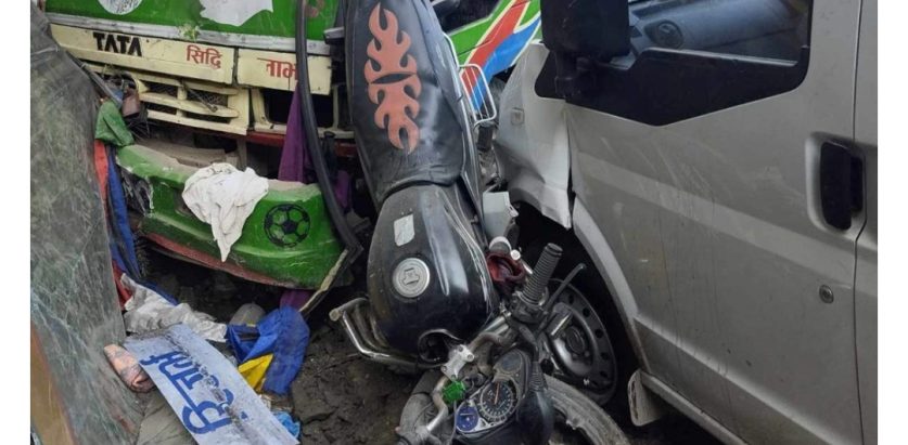 धादिङमा सवारी दुर्घटना हुँदा १७ जना घाइते