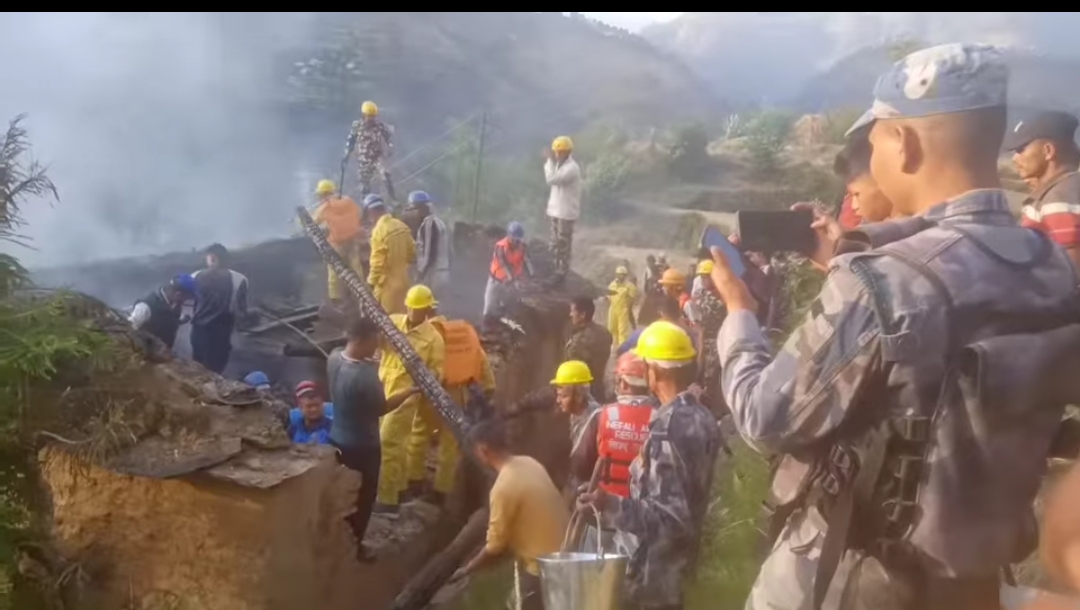 घरमा आगलागी हुदा नगद सहित लाखाैकाे  क्षति