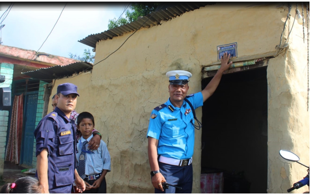 कर्णालीमा ड्युटीमा खटीएका प्रहरीले फोन चलाउन नमिल्ने