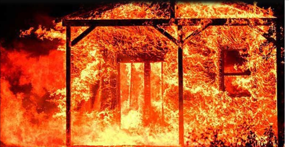 ग्यास लिग भएर एक घरमा आगलागी हुदा लाखैकाे   क्षेती