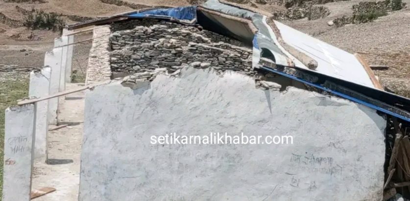 हावाहुरीले बिधालय छात्रावास भत्किए