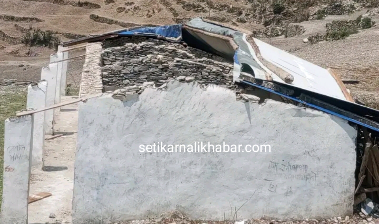 हावाहुरीले बिधालय छात्रावास भत्किए