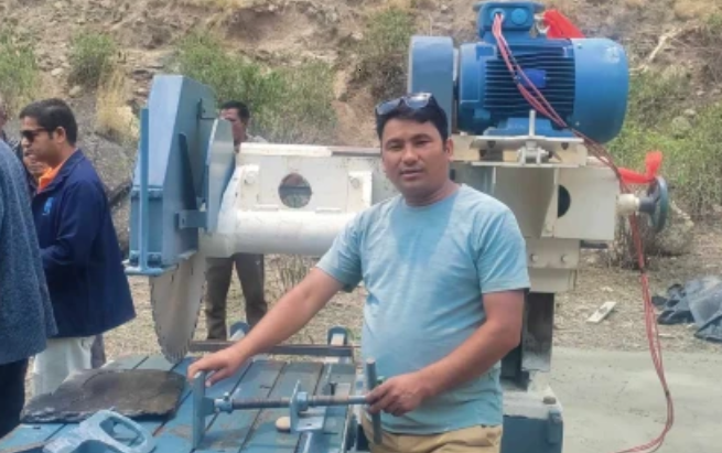 जगन्नाथ गाउँपालिका २ मा ढुङ्गा प्रशोधन तथा खानि उद्योग सञ्चालन ।