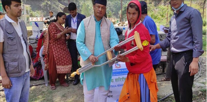 फिजियोथेरापी तथा शारीरिक पुर्नस्थापना शिविर मा ४ सय बढि ब्यक्ति लाभान्वित