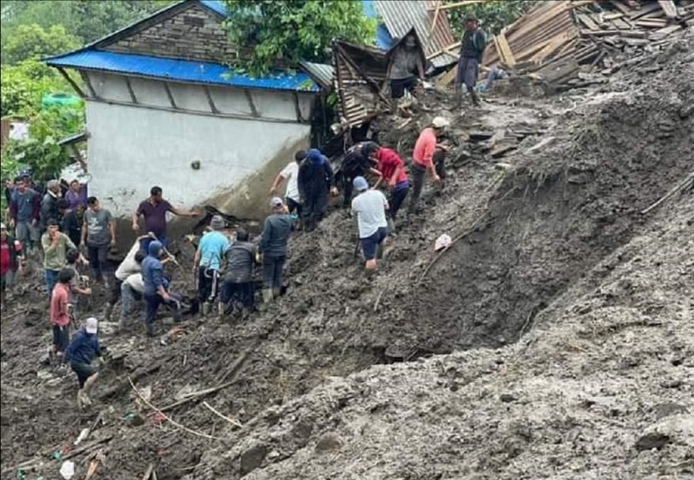 लमजुङमा पिहराेमा पुरियर  चार जनाकाे मृत्यु