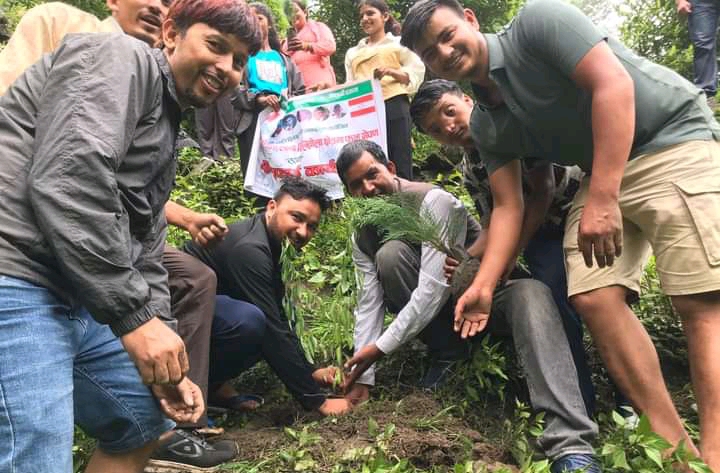४२ औँ वि.पी स्मृति दिवसमा बृक्षरोपण तथा सरसफाई बिरेखोलामा
