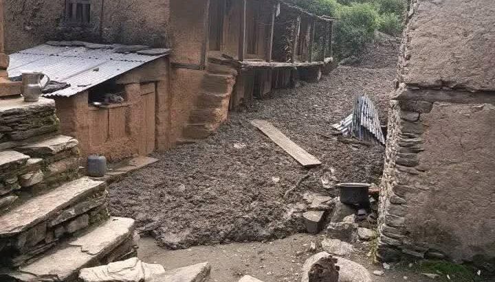 बाजुराको हिमाली-बिच्छ्याँमा बाढीका कारण पन्ध्रसय मानिस प्रभावित