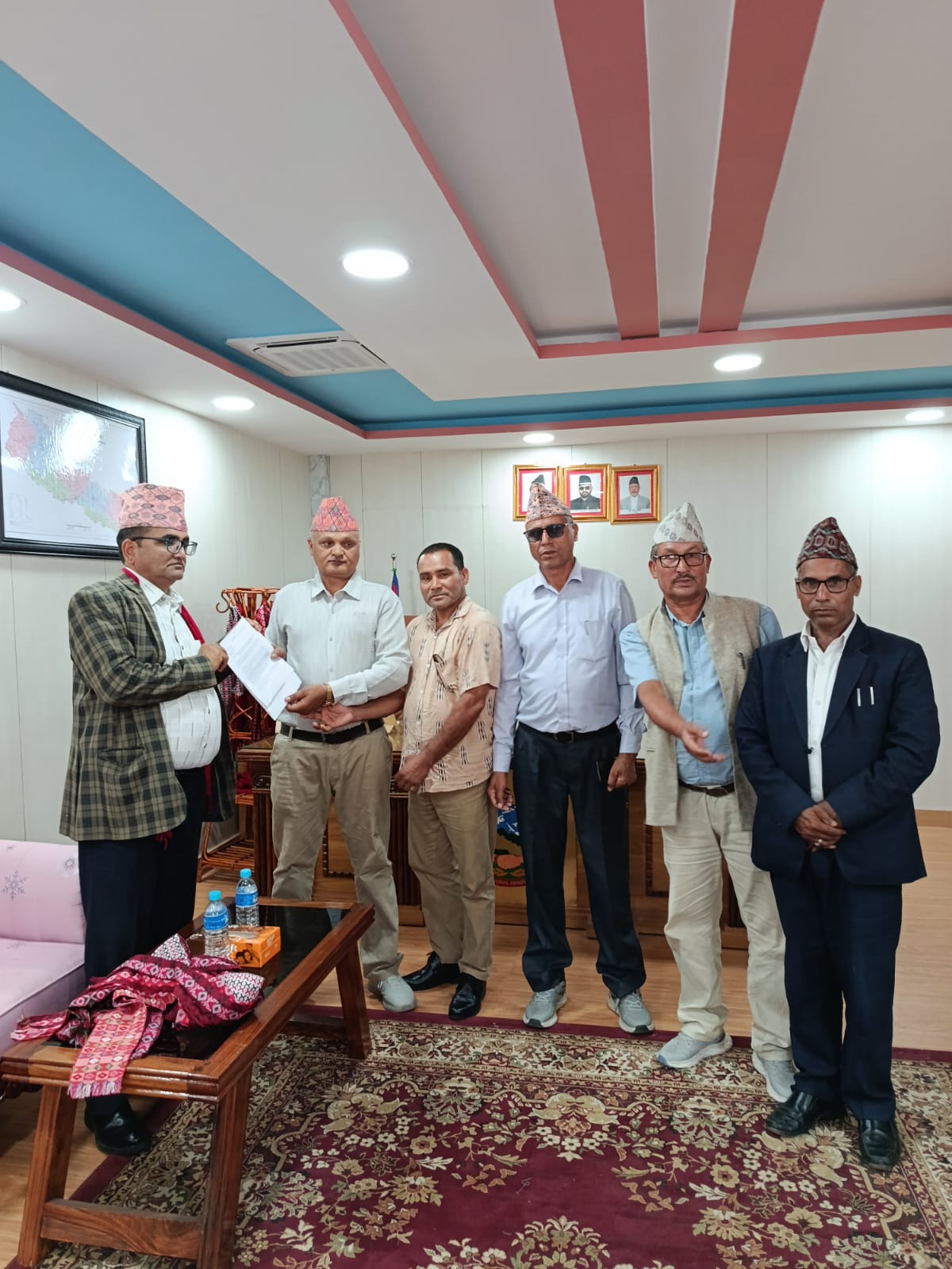 नेपाल शिक्षक संगठनद्वारा सुदूरपश्चिमका मुख्यमन्त्रीलाई ज्ञापनपत्र, शिक्षा क्षेत्रका समस्या तत्काल सम्बोधन गर्न माग