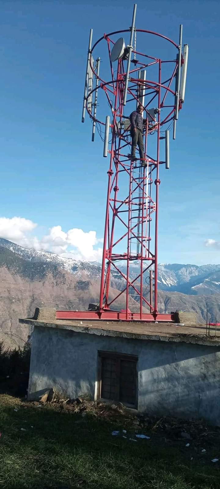 गाउपालिका अध्यक्ष  शाहीको पहलमा NTC को सबटावर निर्माण