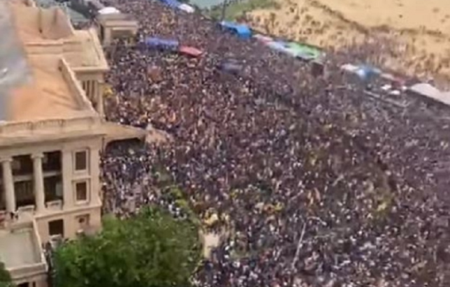 श्रीलंकाका राष्ट्रपतिले सरकारी निवास् छोडे