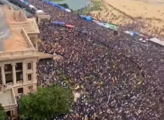 श्रीलंकाका राष्ट्रपतिले सरकारी निवास् छोडे