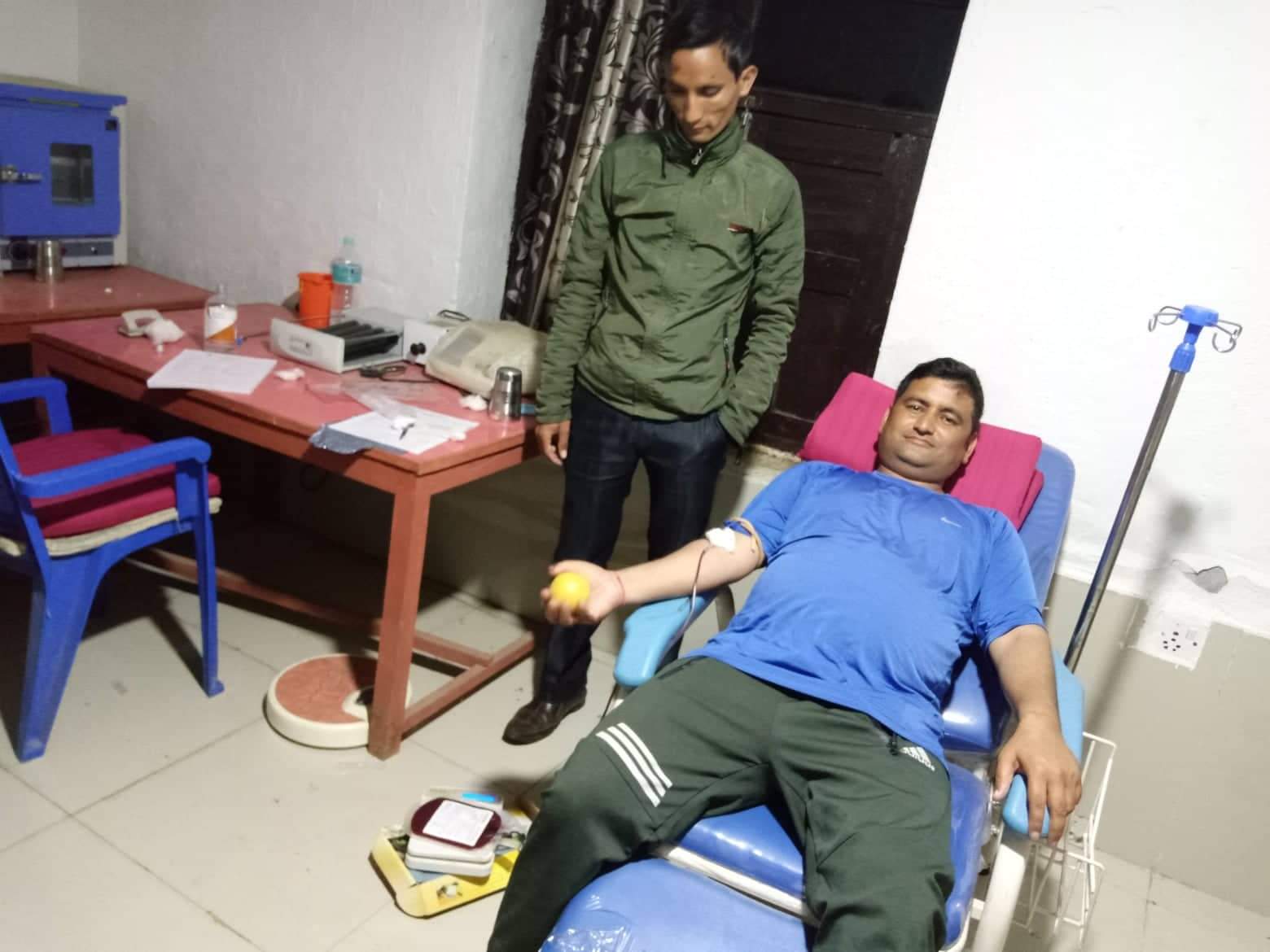 बाजुरामा ब्लड बैंक नहुँदा जनप्रतिनिधि , सुरक्षा कर्मि र स्वास्थ्य कर्मिले रक्तदान गर्नु पर्ने बाध्यता