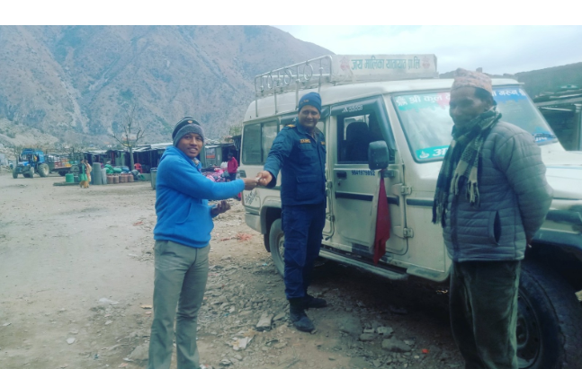 कोल्टी देखि धुलाचौर सम्म गाडीभाडा दोब्बर लिएपछी यात्रुलाई प्रहरीद्वारा रुपैया फिर्ता