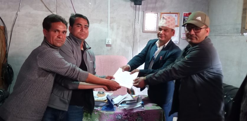 जगन्नाथमा तीन राजनीतिक  दलले  संयुक्त  ध्यानाकर्षण  पत्र  बुझाउदै दियो ७ दिनको अल्टिमेटम