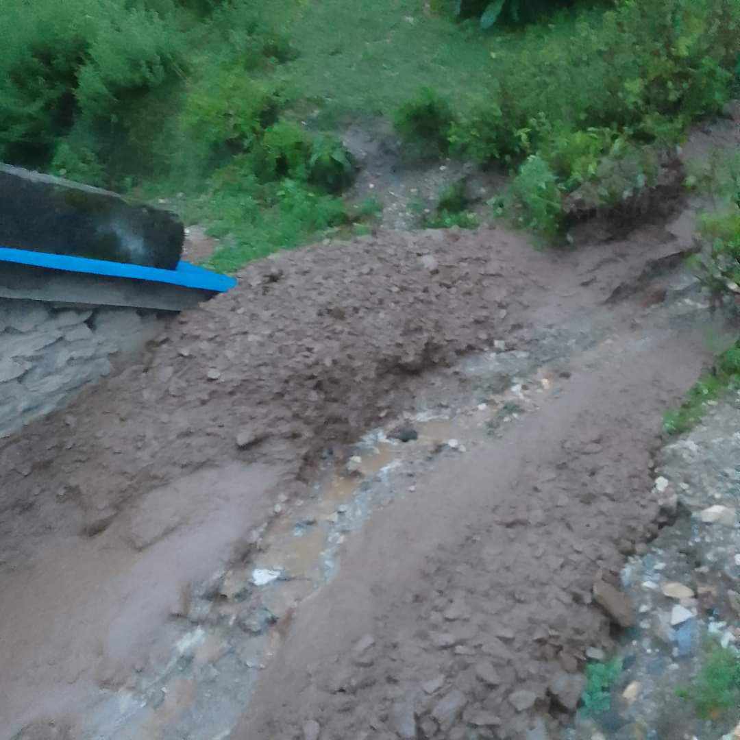 अविरल बर्षाले गर्दा भल पसेर आधारभुत विधालयमा क्षति