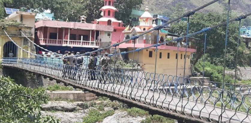 एक दिनकाेलागी  झुलाघाट नाका बन्द