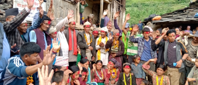 हिमालीमा ५५ जना एमाले परित्याग गरि काङ्ग्रेस पाटीमा प्रवेश