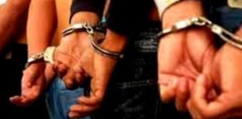 बाजुराका २ जना र १ प्रहरी सहायक हवल्दार गरि ३ जना चितुवाको छाला र चरेस सहित पक्राउ