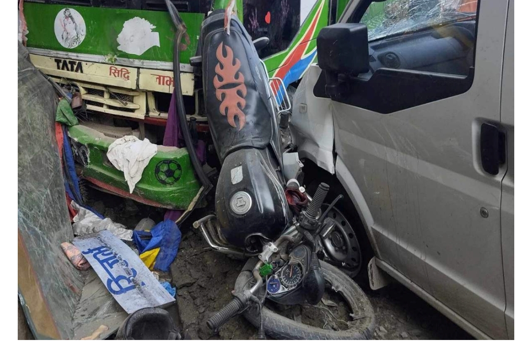 धादिङमा सवारी दुर्घटना हुँदा १७ जना घाइते