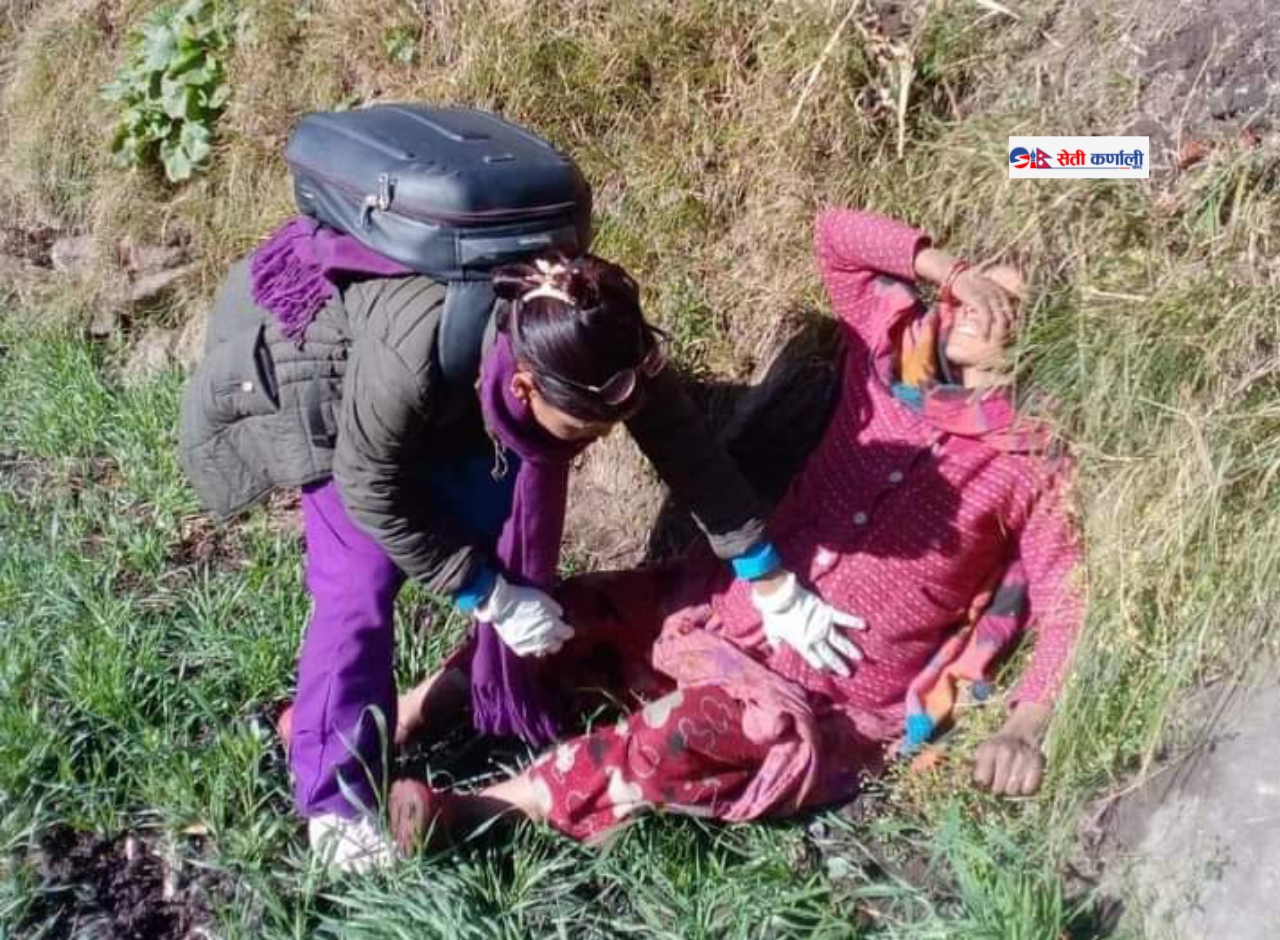 बाजुराको बुढिनन्दामा ३१ बर्षिय पानसरा रोकाया बाटोमै सुत्केरी