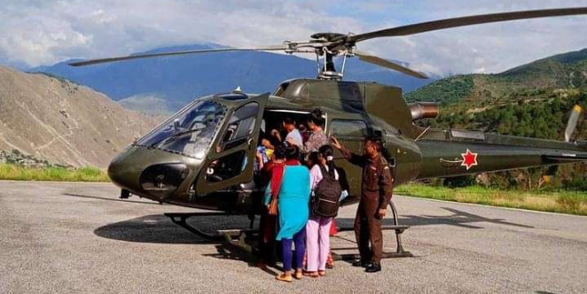 कोल्टीबाट एक गर्भवती महिलाको हेलिकप्टर मार्फत उद्दार