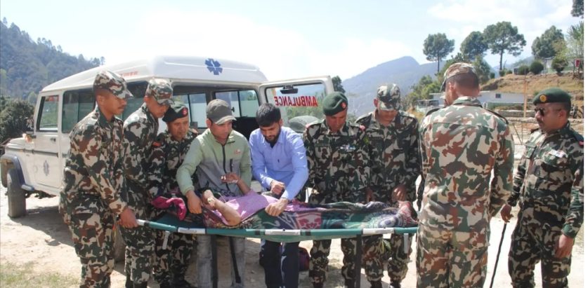 बाजुरा बाट एक सुत्केरी महिलाकाे हेलिकप्टर द्वारा उद्वार