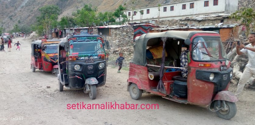 तराईमा अटो रिक्सा कमाई घटेपछि पहाडी भेगमा
