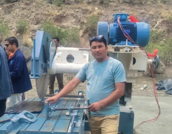 जगन्नाथ गाउँपालिका २ मा ढुङ्गा प्रशोधन तथा खानि उद्योग सञ्चालन ।