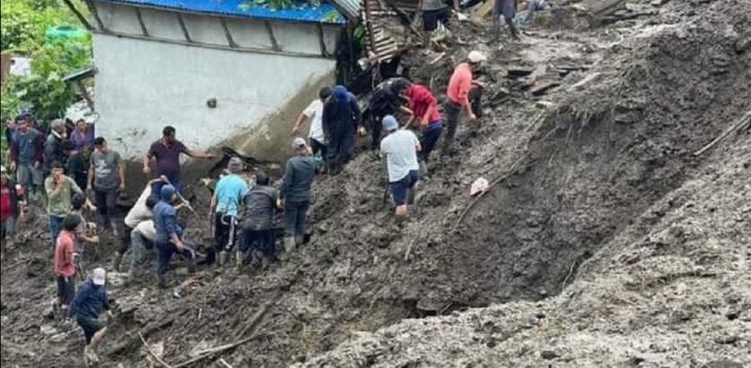 लमजुङमा पिहराेमा पुरियर  चार जनाकाे मृत्यु