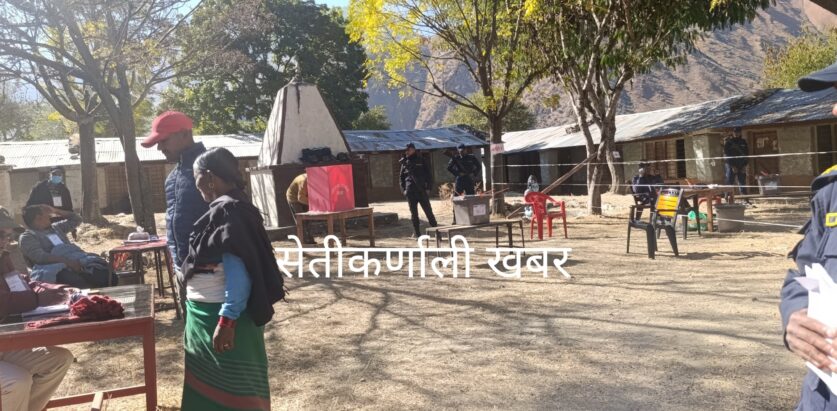 बाजुराको स्वामिकार्तिकमा ५२.३१ प्रतिशत  मत खस्यो, आजै मतगणना  हुने