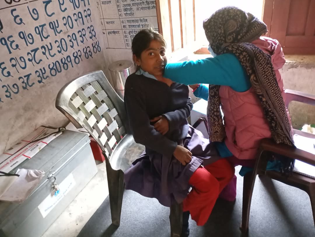 बाजुरामा  एचपीभी खोप  ७ हजार ६ सय ४७    जना किसाेरी लाई लगाईयाे