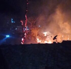 अछाममा भीषण आगलागी, आगो नियन्त्रण भन्दा बाहिर