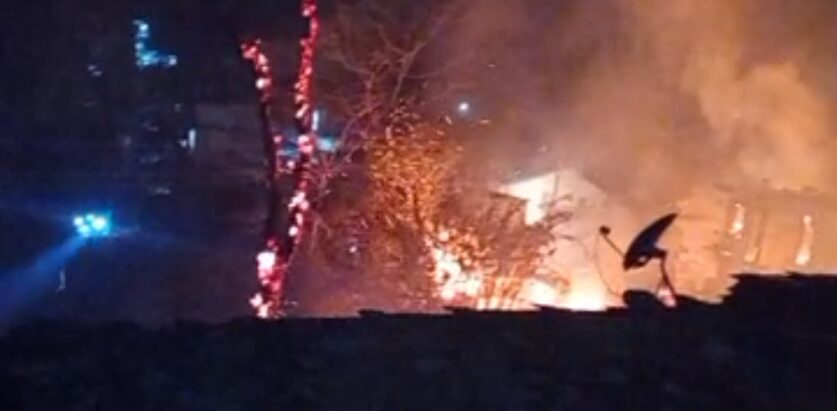 अछाममा भीषण आगलागी, आगो नियन्त्रण भन्दा बाहिर