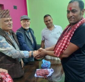 वडा कमिटी  अध्यक्ष  सिहँ एमाले परित्याग गरी नेकपा (एकीकृत समाजवादी) मा प्रवेश