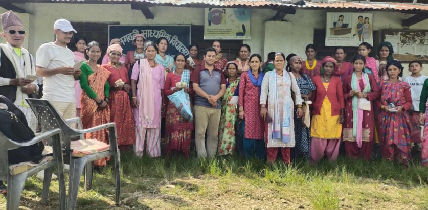 वित्थडचिर गाउँपालिका वडा नं. ६ द्वारा बालबालिका र शोकग्रस्त परिवारलाई आर्थिक सहायता वितरण