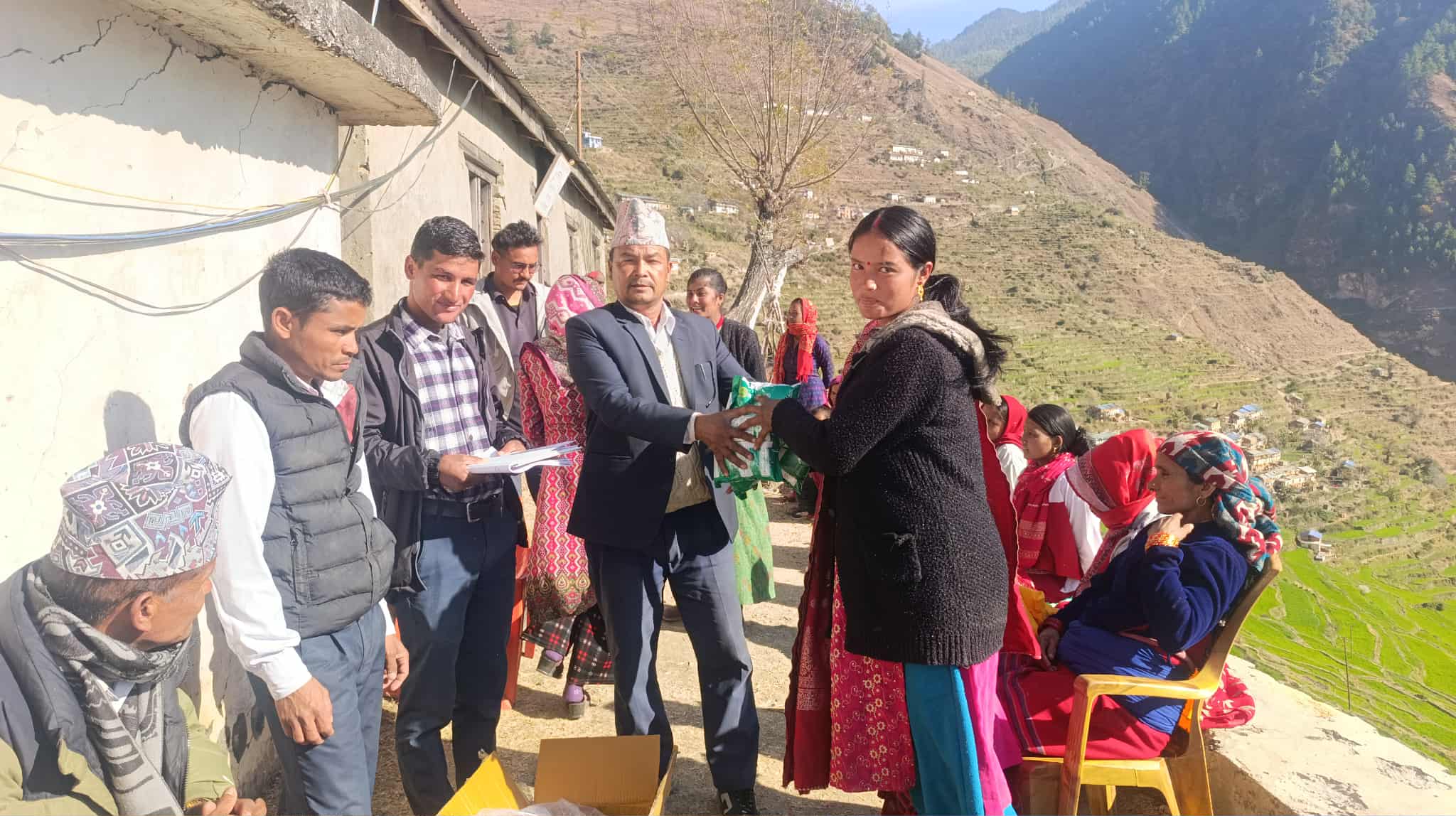 रैथाने बालीमा आधारित मुख्यमन्त्री पोषण कार्यक्रमअन्तर्गत पोषण झोला वितरण