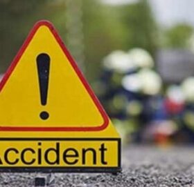 जिप दुर्घटनामा परि  दुई जनाको मृत्यु, तीन घाइते