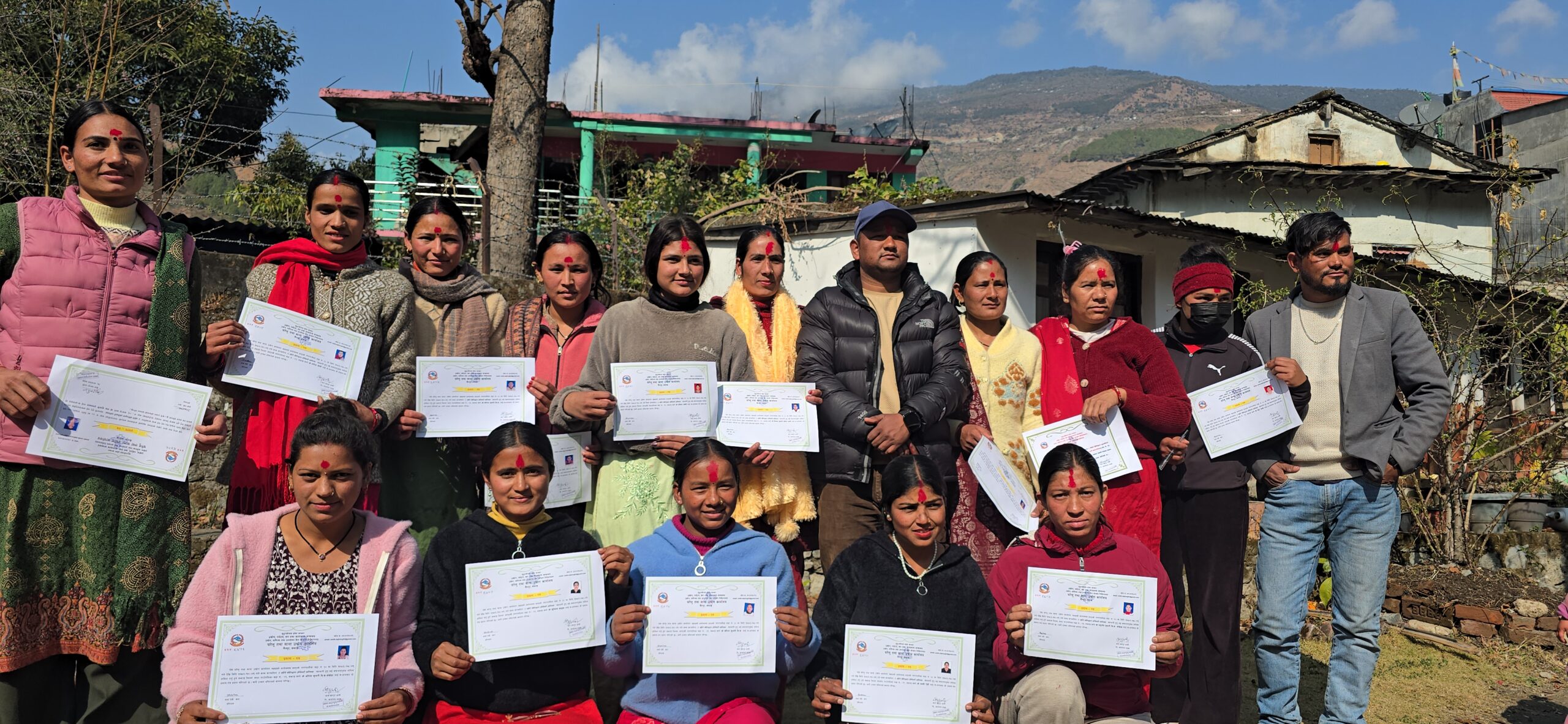 बझाङमा २ महिने मेसिनद्वारा होजियारी तालिम सम्पन्न