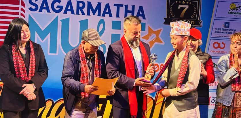 सुदूरपश्चिम  डोटीका १२ वर्षीय प्रिन्सले जिते ’सातौँ सगरमाथा म्यूजिक अवार्ड
