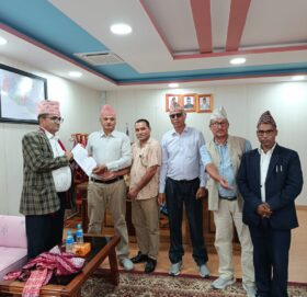 नेपाल शिक्षक संगठनद्वारा सुदूरपश्चिमका मुख्यमन्त्रीलाई ज्ञापनपत्र, शिक्षा क्षेत्रका समस्या तत्काल सम्बोधन गर्न माग