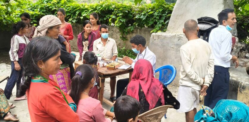 बाजुराको स्वामीकार्तिकमा भाइरल ज्वरोको कहर : ५१ परिवार प्रभावित, ९४ जनाको उपचार, विद्यालय बन्द